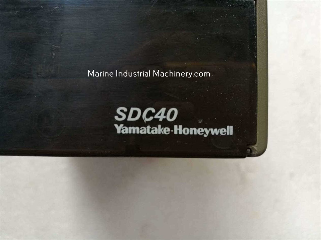 Yamatake-Honeywell SDC40 Digital Temperature Controller