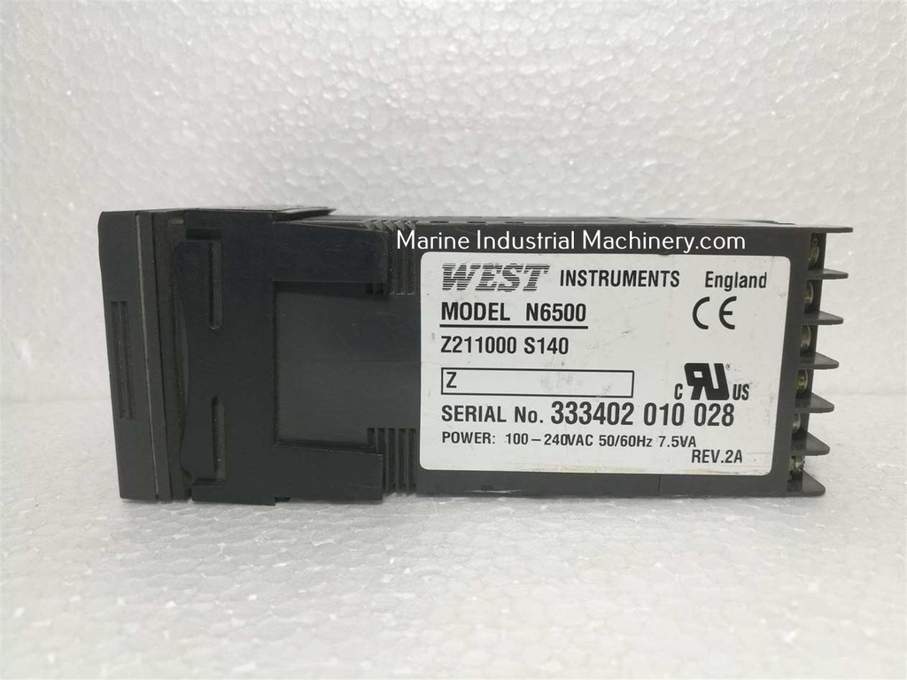 Jumo dTRON 304 703044/181-000-23/000,000 Temperature Controller