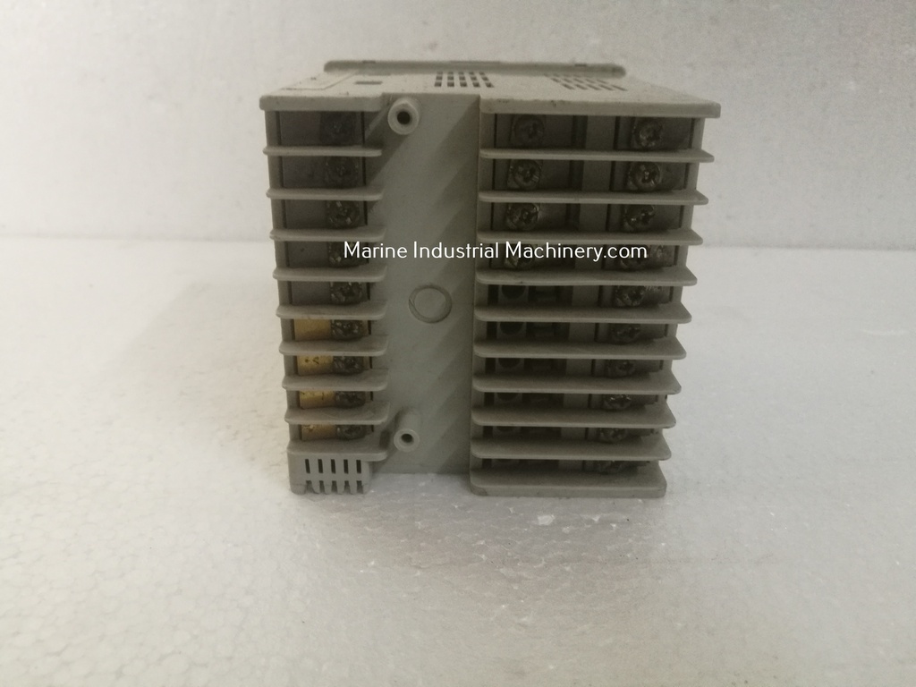 Azbil-Yamatake SDC21 Temperature Controller