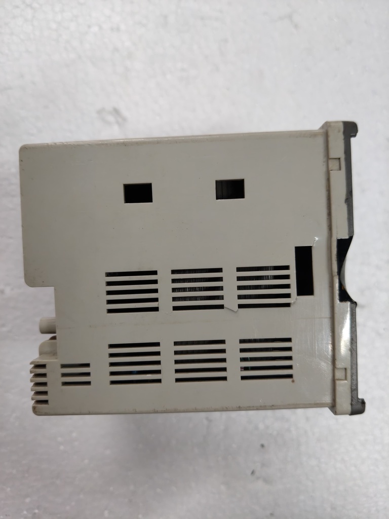 amatake-Honeywell SDC31 Digital Temperature Controller