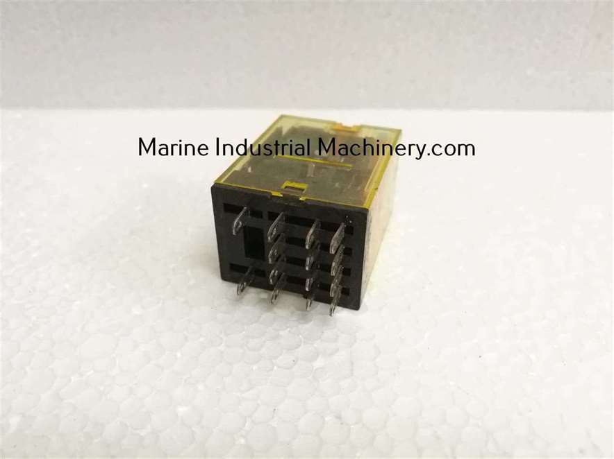 Siemens 7PU3040-1BN24 Relay