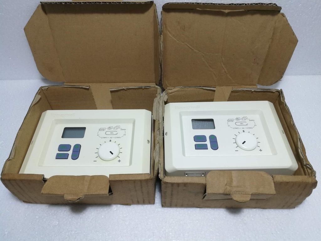 Honeywell R7426C2002 Temperature Controller