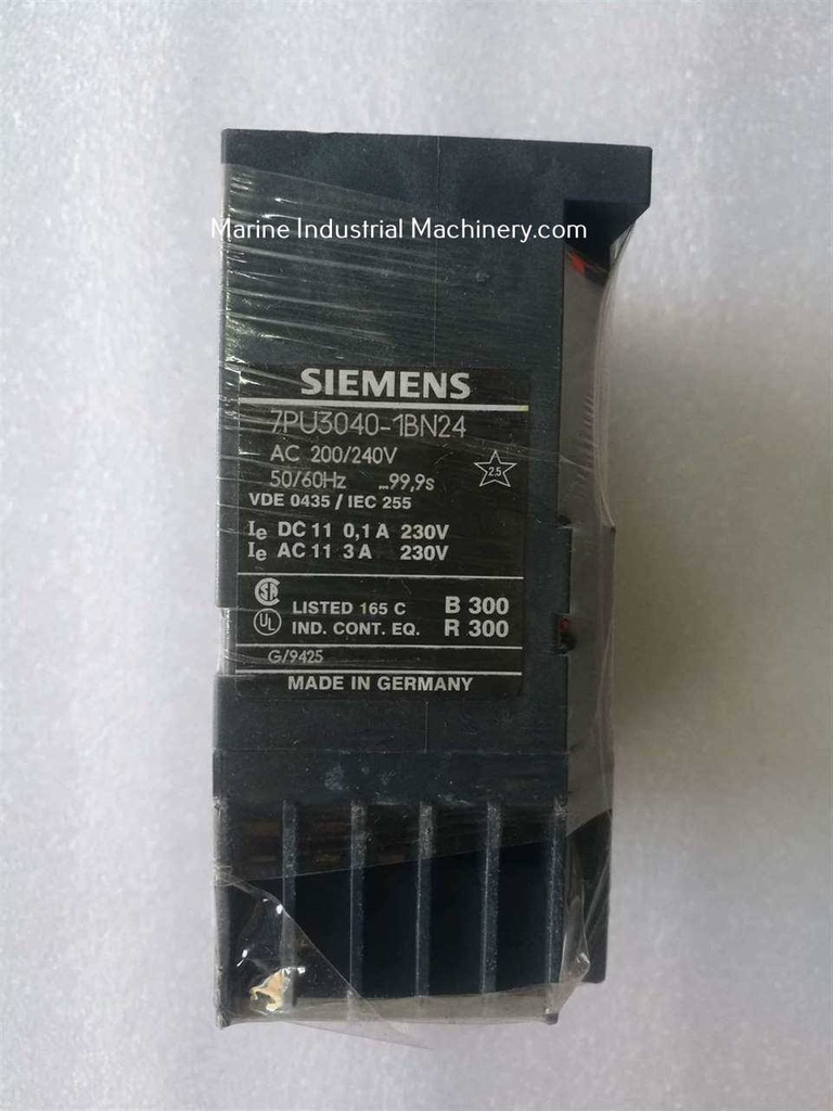 Siemens 7PU3040-1BN24 Relay