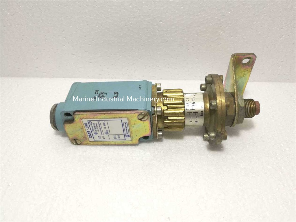 Telemecanique XM2-JM Pressure Switch